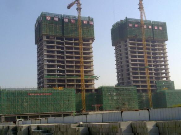 爬架葫蘆施工現(xiàn)場